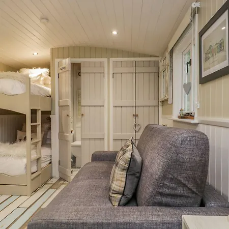 Woodmans Huts *