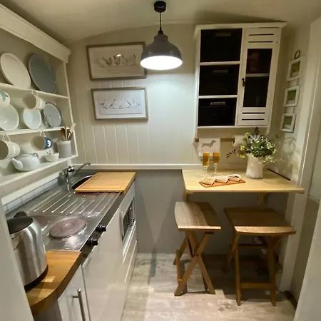 אתר קמפינג Woodmans Huts