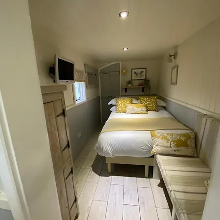 Campsite Woodmans Huts *