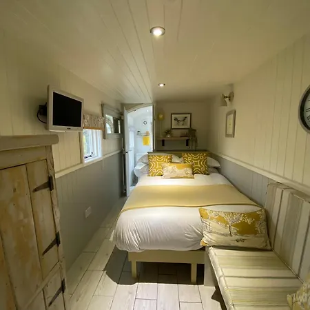 Woodmans Huts * Haverthwaite