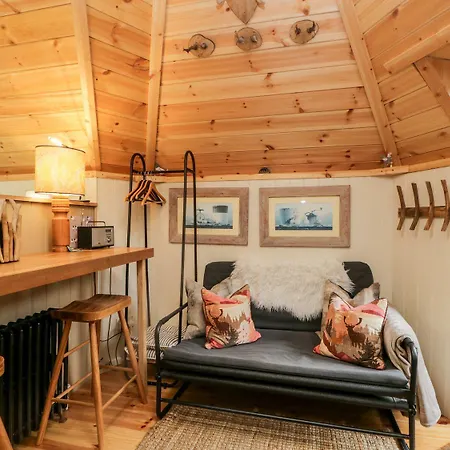 Woodmans Huts Campsite *