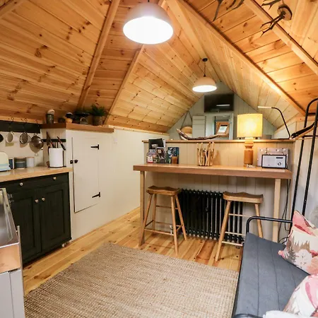 Woodmans Huts * Haverthwaite