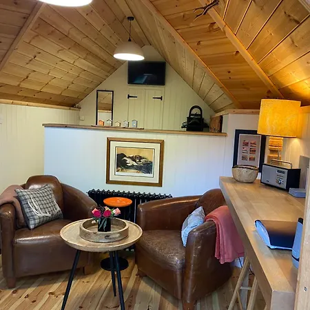 Woodmans Huts * Haverthwaite