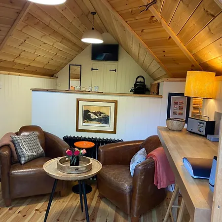 Woodmans Huts * Haverthwaite