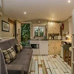 Woodmans Huts * Haverthwaite