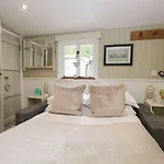 Woodmans Huts Campsite