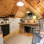 Woodmans Huts * Haverthwaite